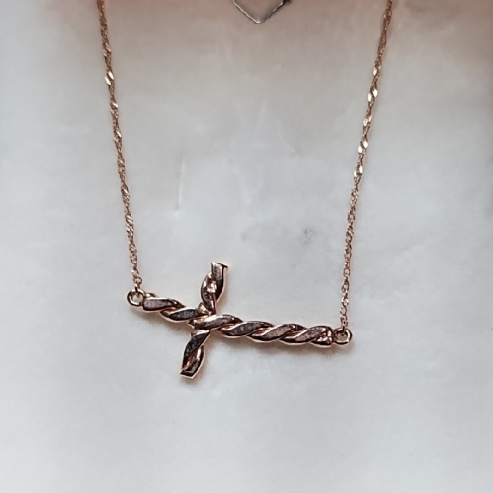 Elegant Gold Twisted Cross Necklace